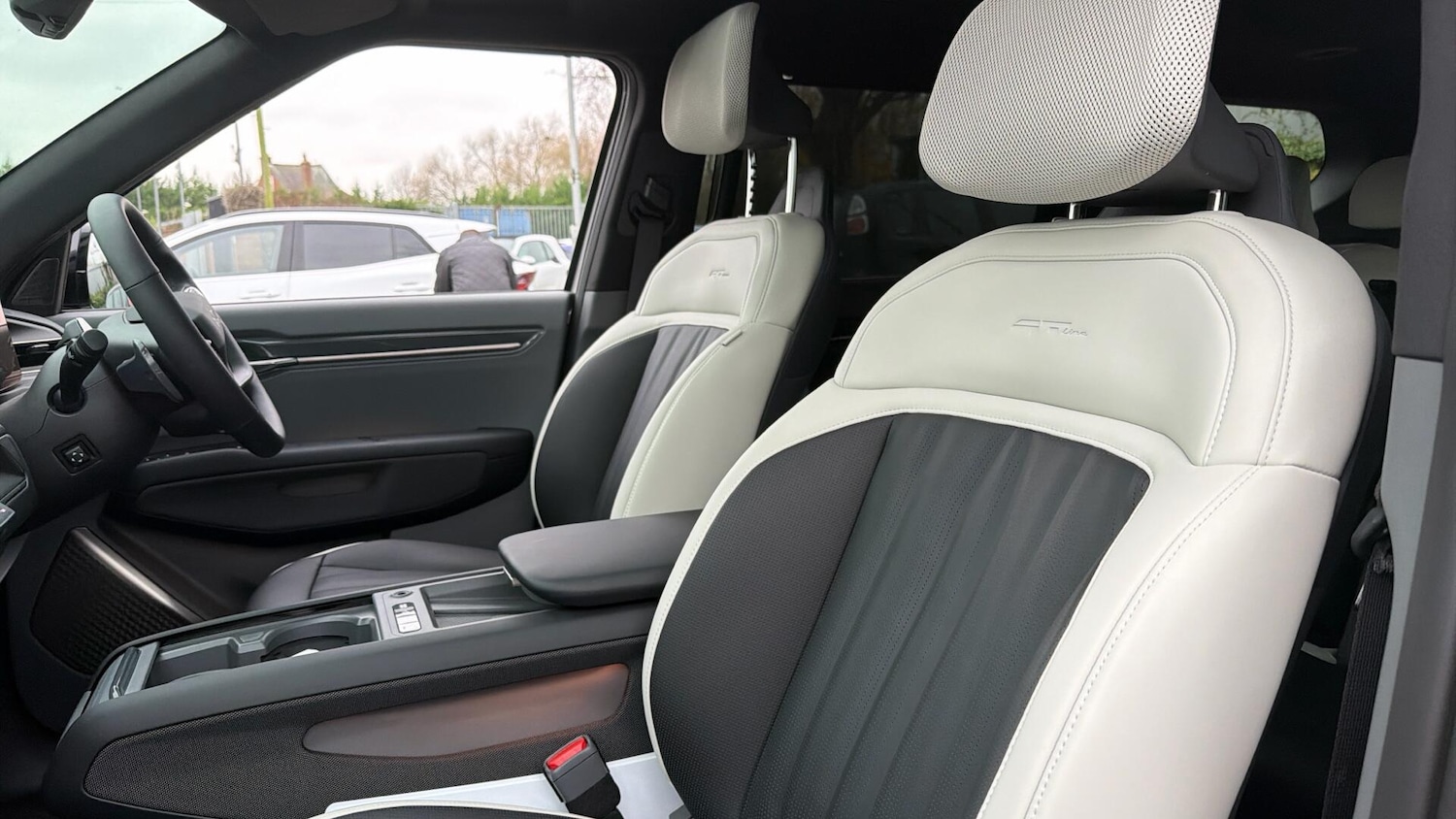 Used Kia EV9 2025 for sale - 77016712: Photo 31