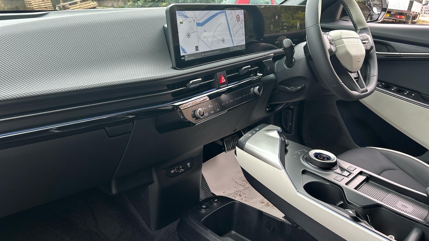 Used Kia EV6 2025 for sale - 76633172: Photo 3