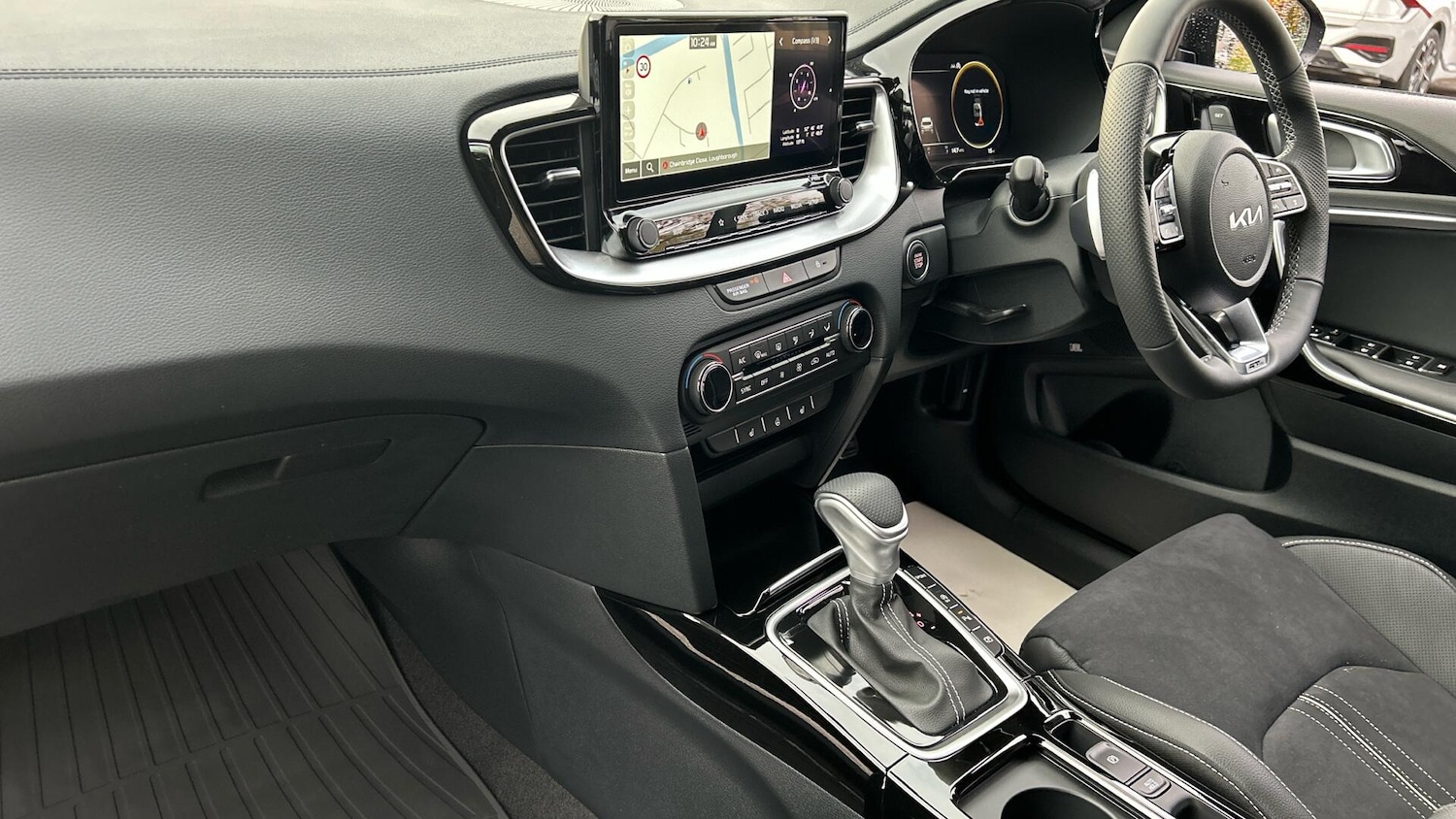 Used Kia XCeed 2025 for sale - 77351460: Photo 3