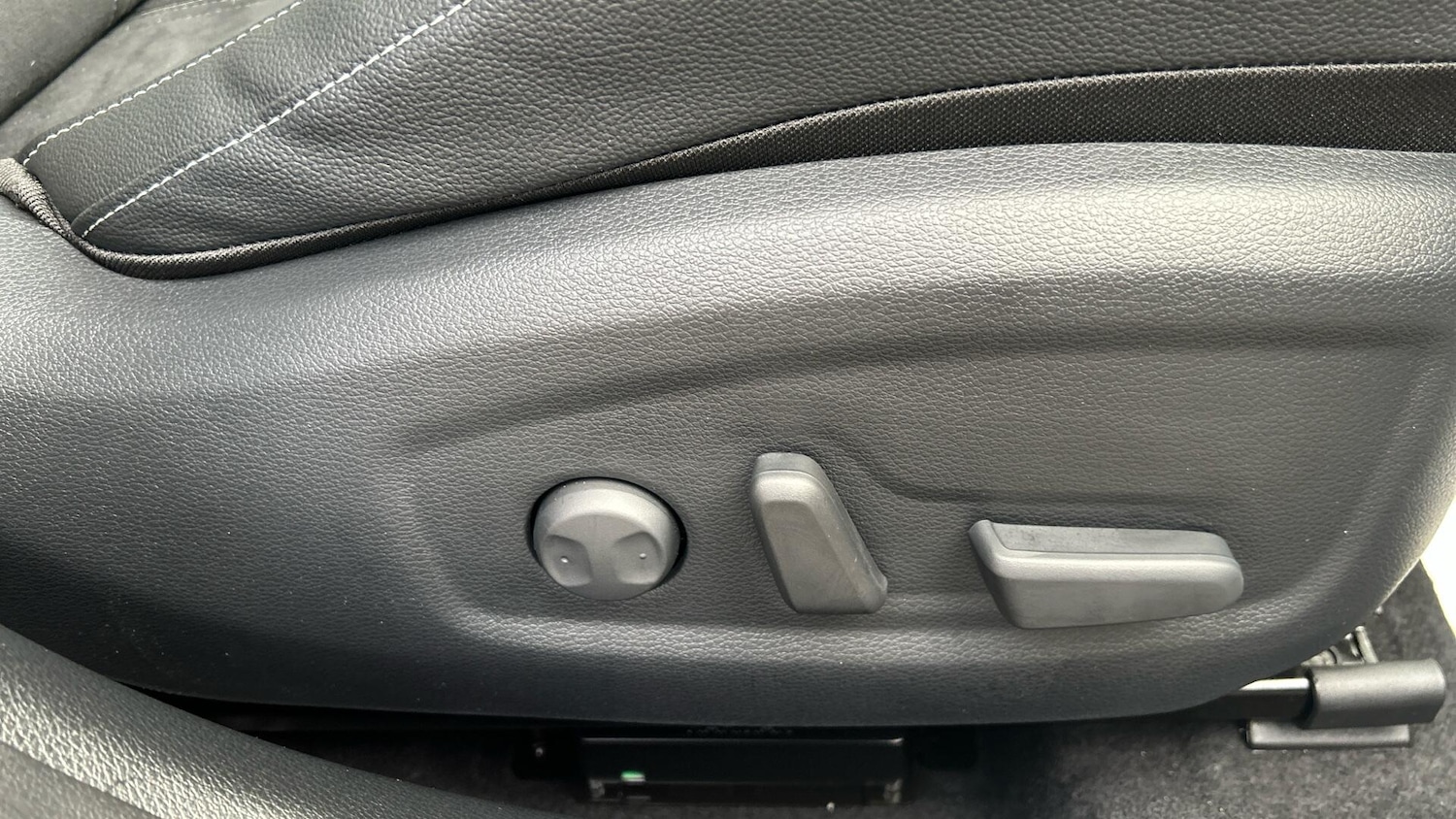 Used Kia XCeed for sale - 77305111: Photo 31