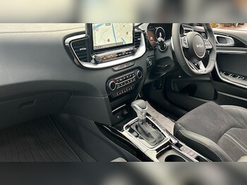 Used Kia XCeed 2025 for sale - 77305111: Photo