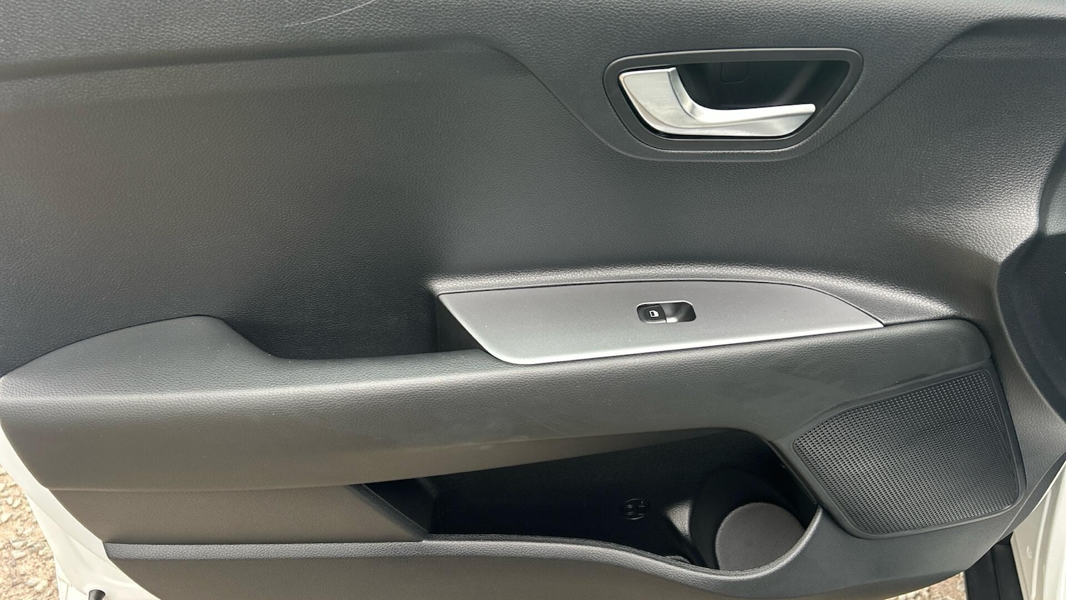 Used Kia Stonic 2024 for sale - 77020967: Photo 16