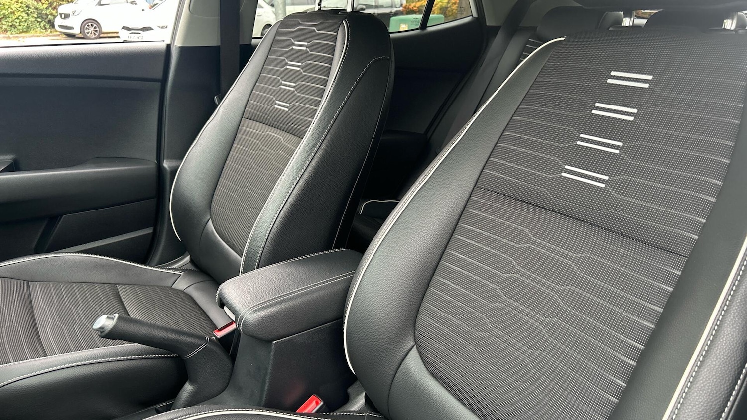 Used Kia Stonic 2024 for sale - 77020967: Photo 17