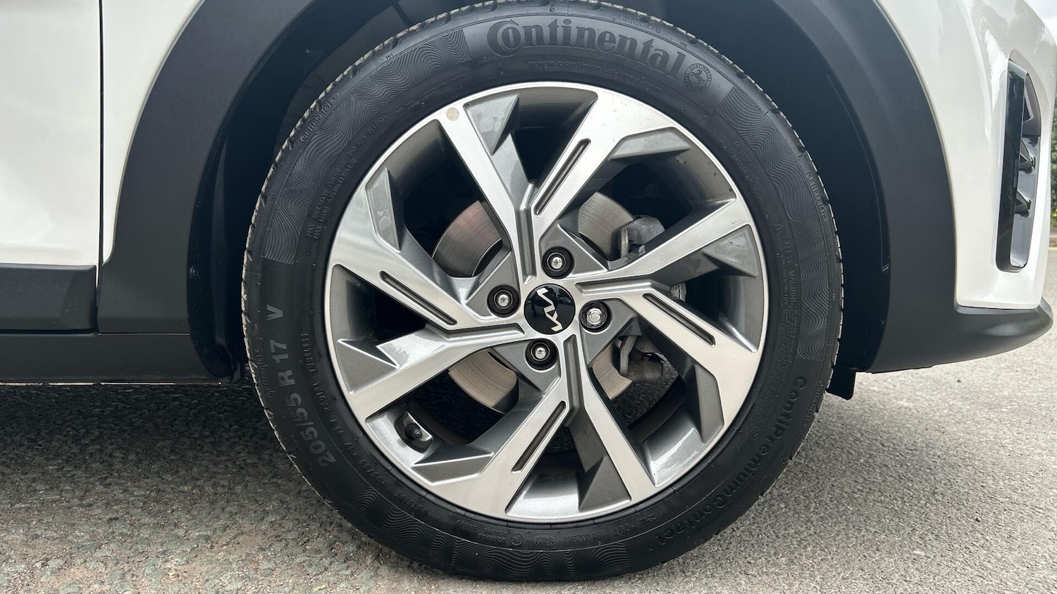 Used Kia Stonic 2024 for sale - 77020967: Photo 6