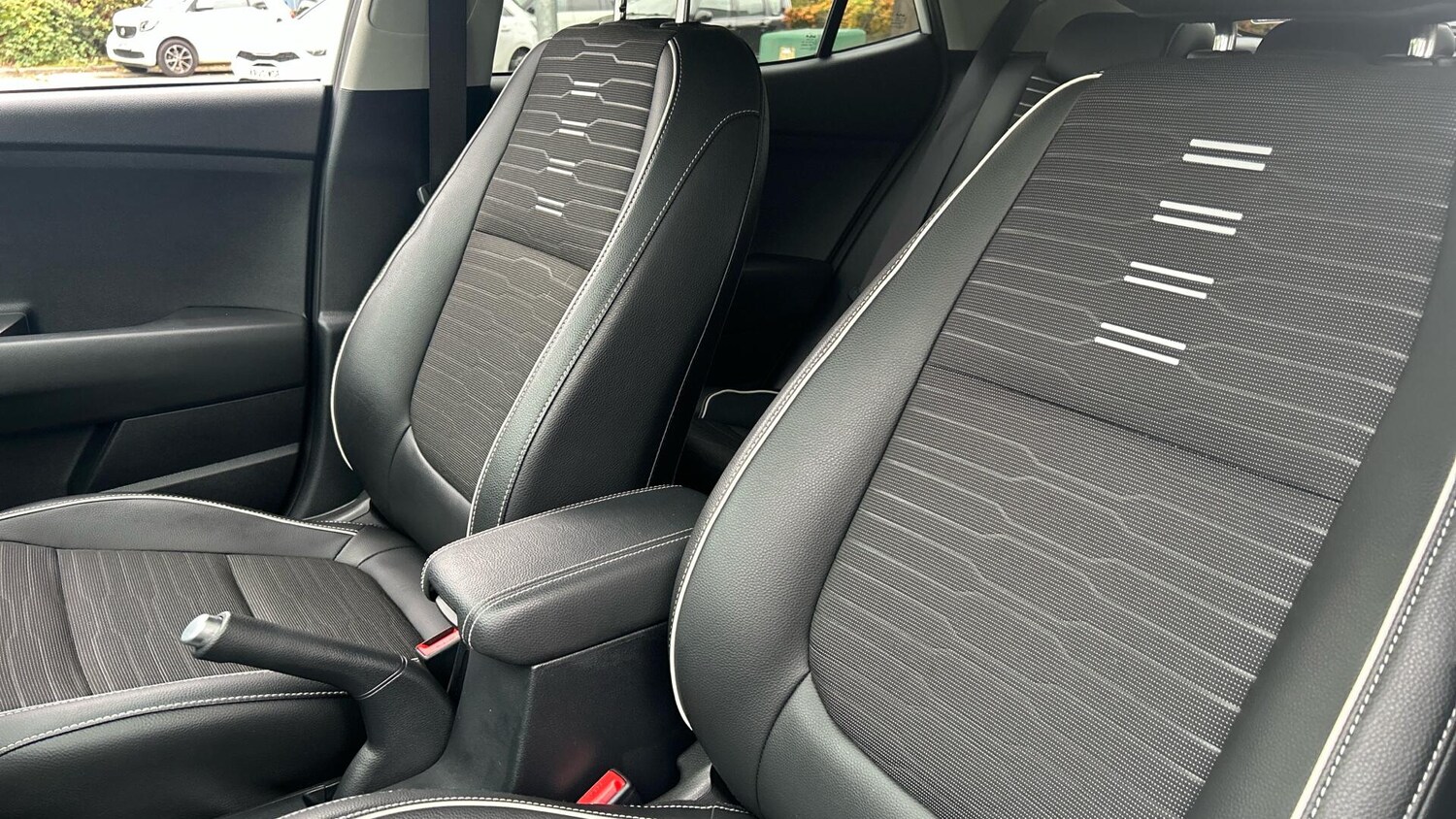 Used Kia Stonic 2024 for sale - 76592185: Photo 17