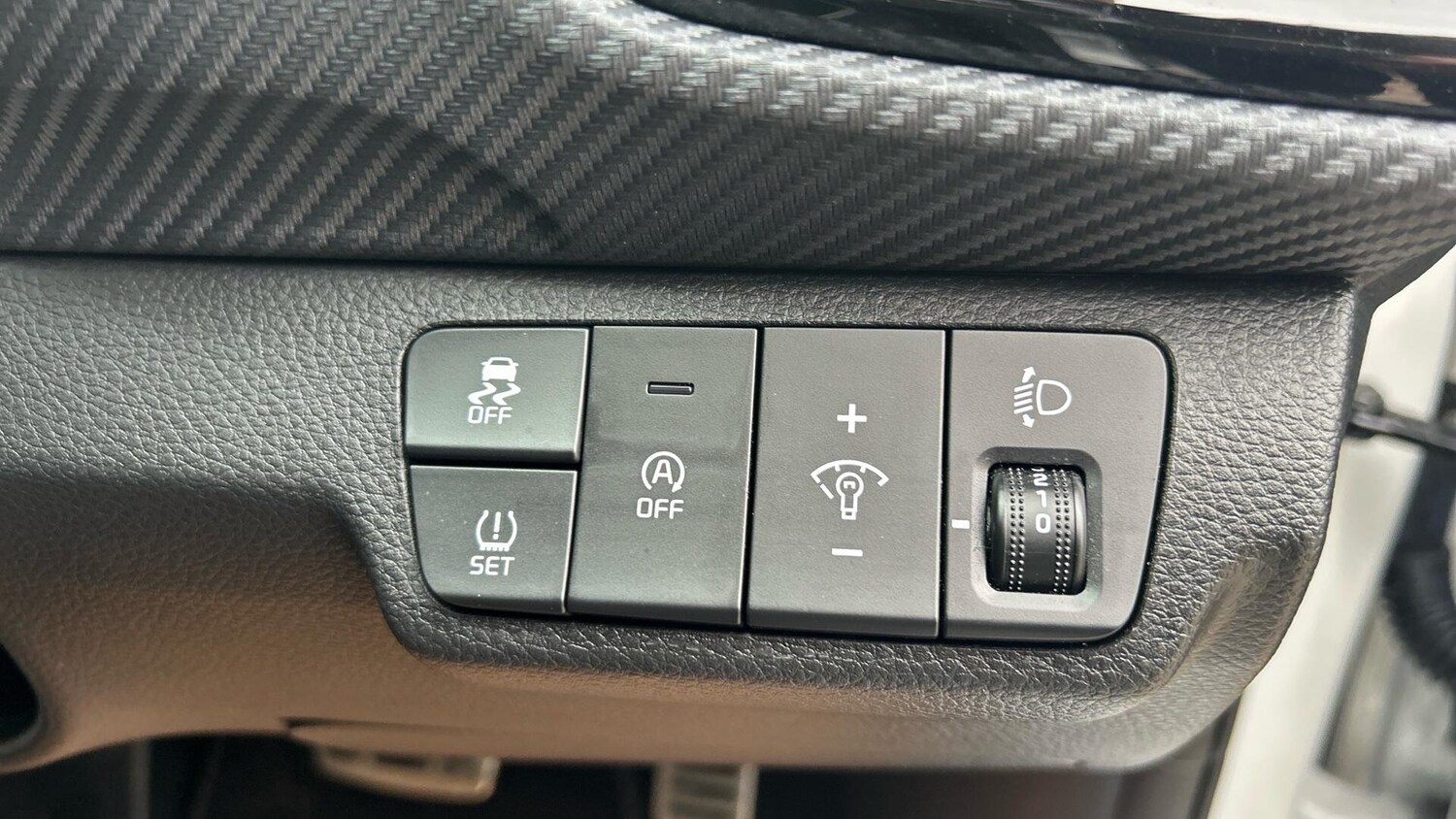 Used Kia Stonic 2024 for sale - 76592185: Photo 28