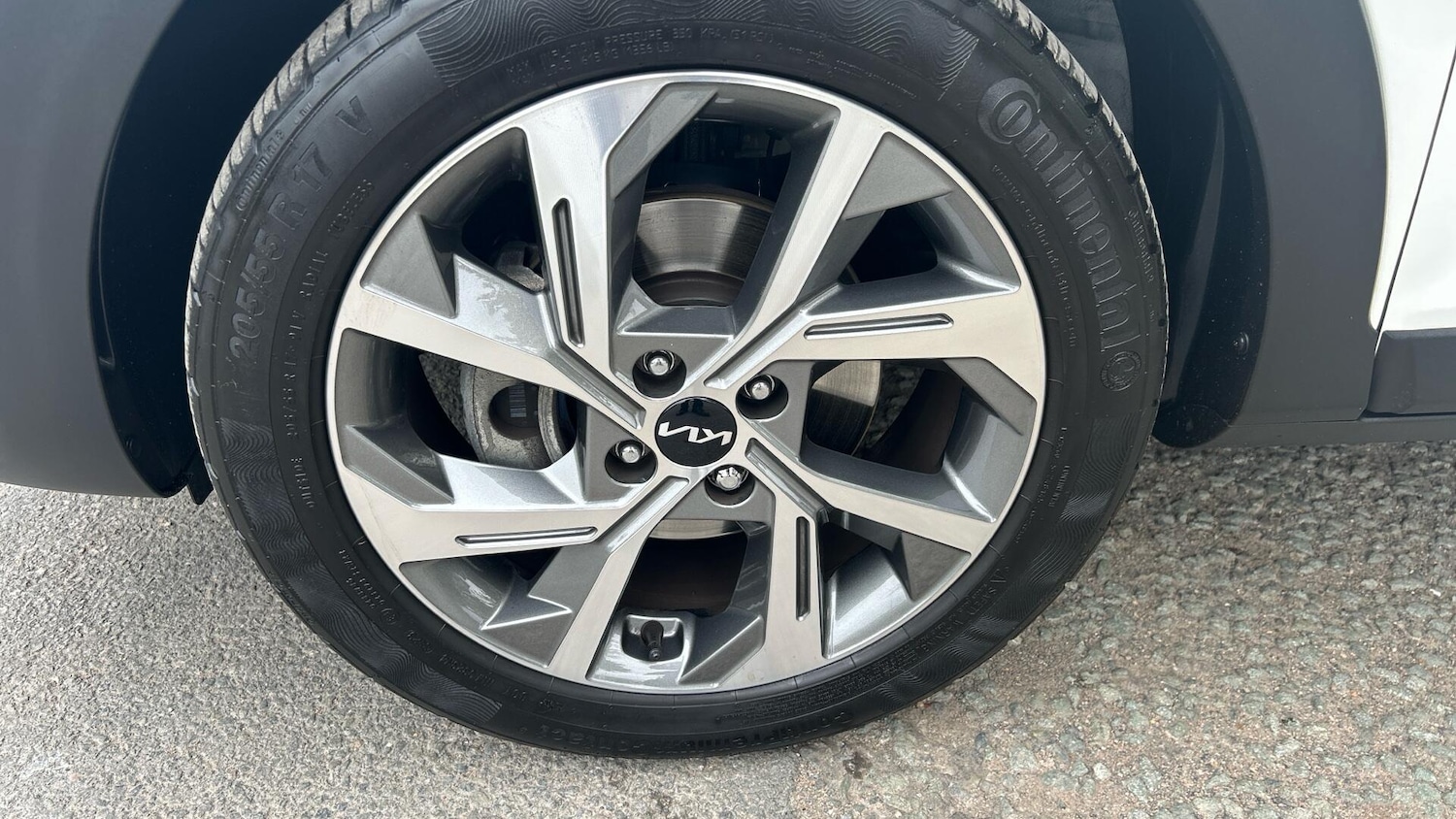 Used Kia Stonic 2024 for sale - 76592185: Photo 41