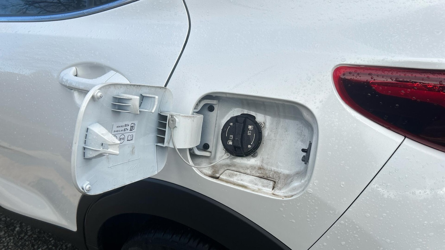 Used Kia Stonic 2024 for sale - 76398413: Photo 11