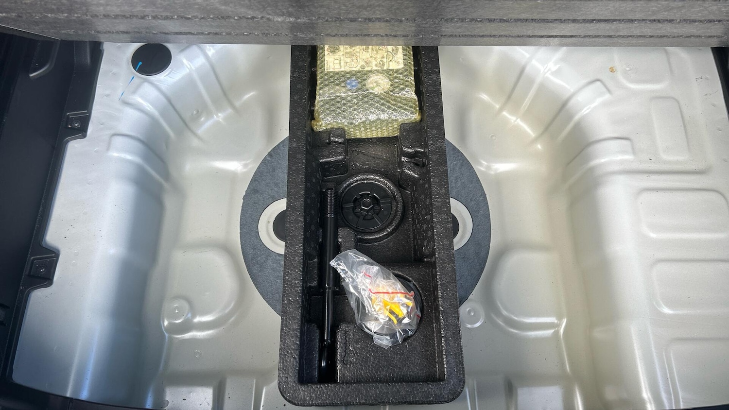 Used Kia Stonic 2024 for sale - 76398413: Photo 12