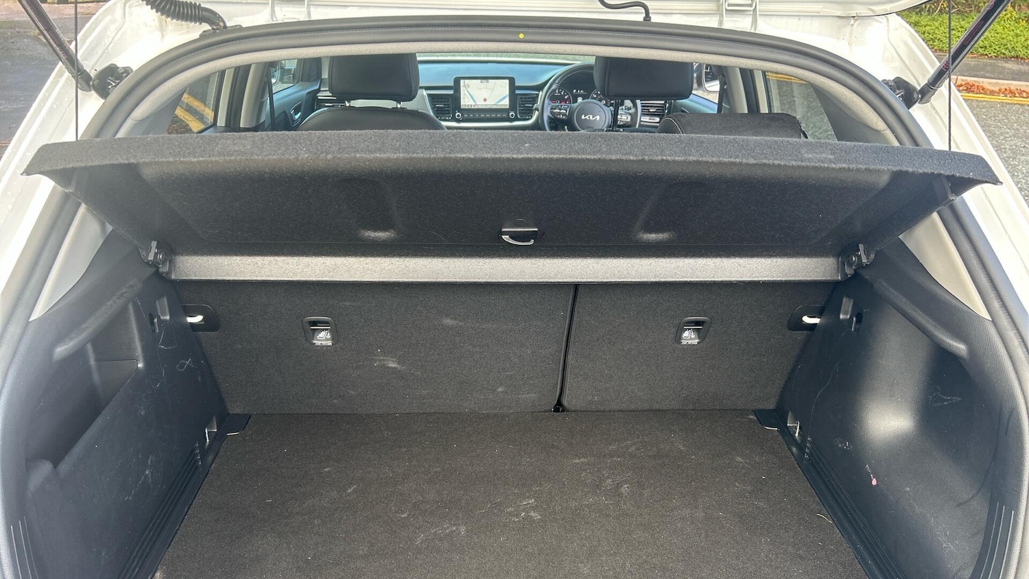 Used Kia Stonic 2024 for sale - 76398413: Photo 13