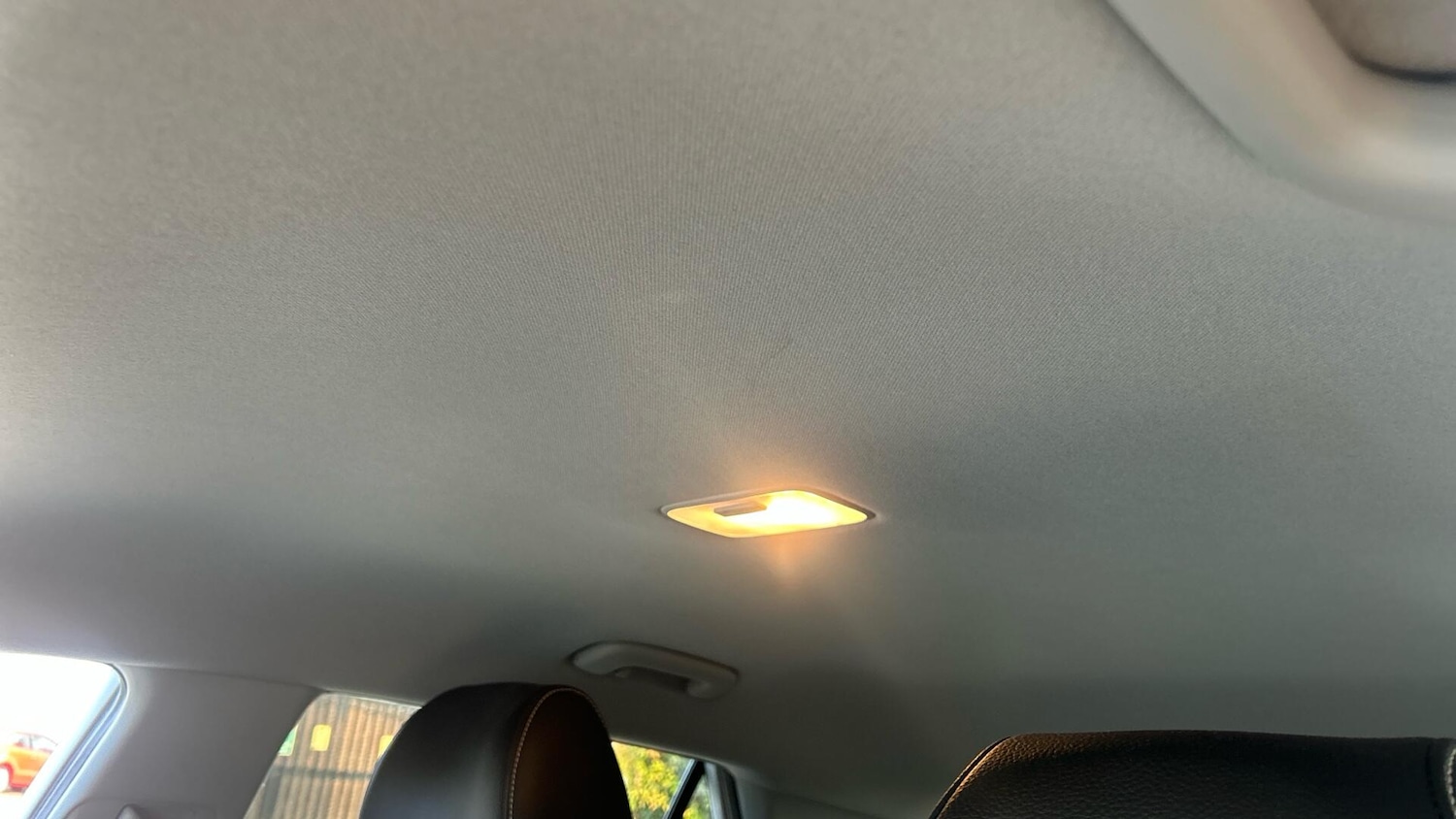 Used Kia Stonic 2024 for sale - 76398413: Photo 16