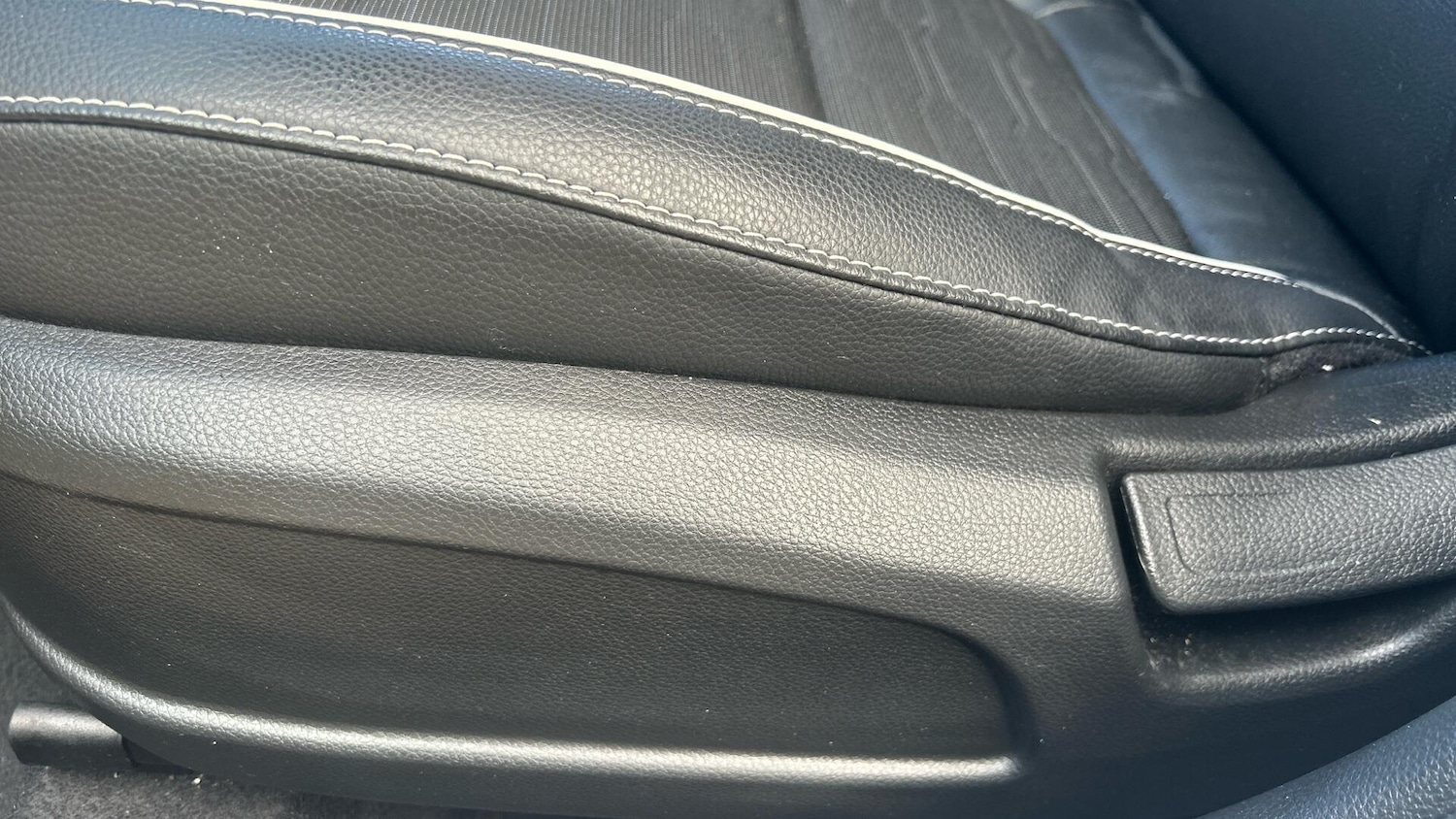 Used Kia Stonic 2024 for sale - 76398413: Photo 19