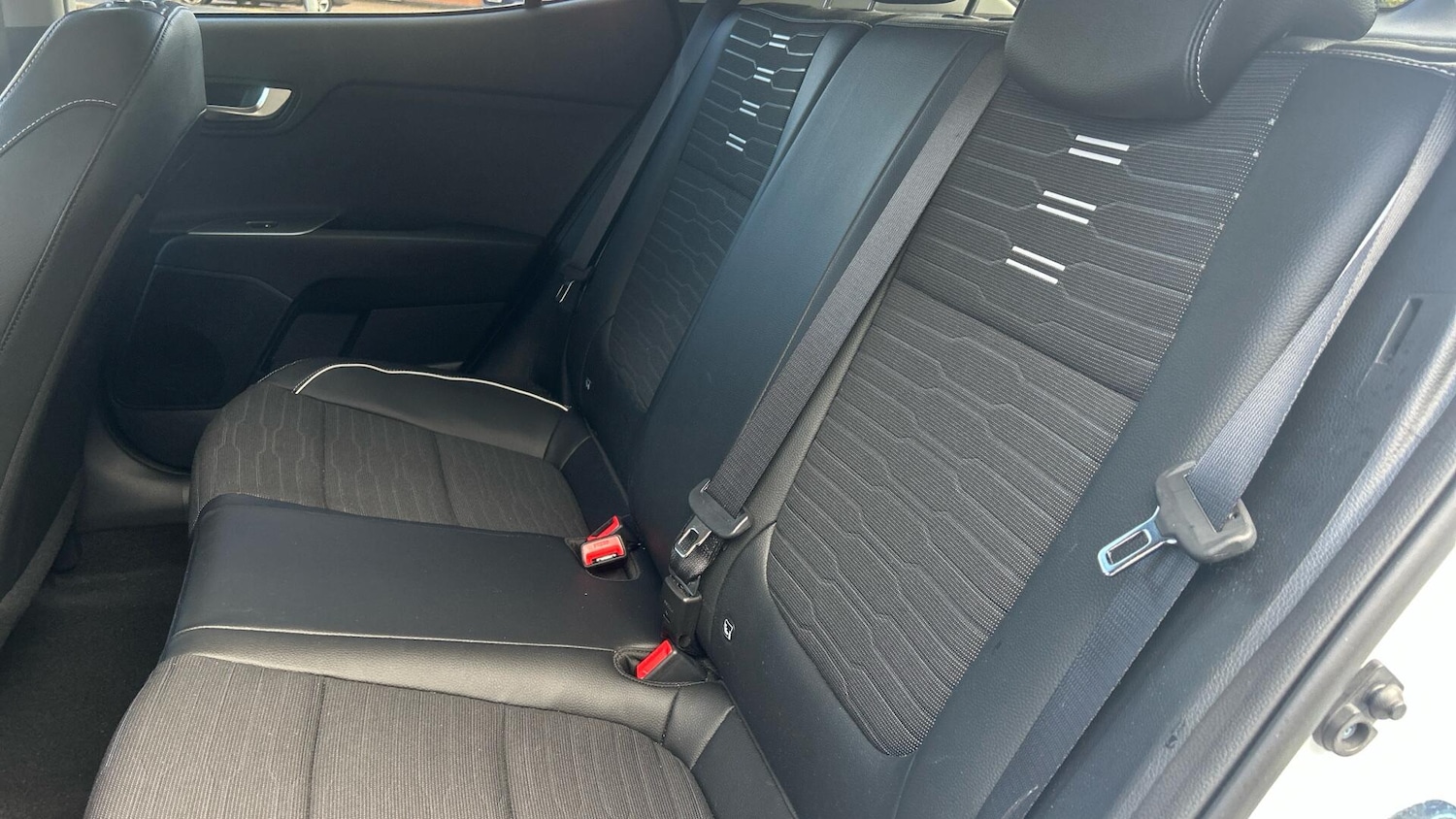 Used Kia Stonic 2024 for sale - 76398413: Photo 21