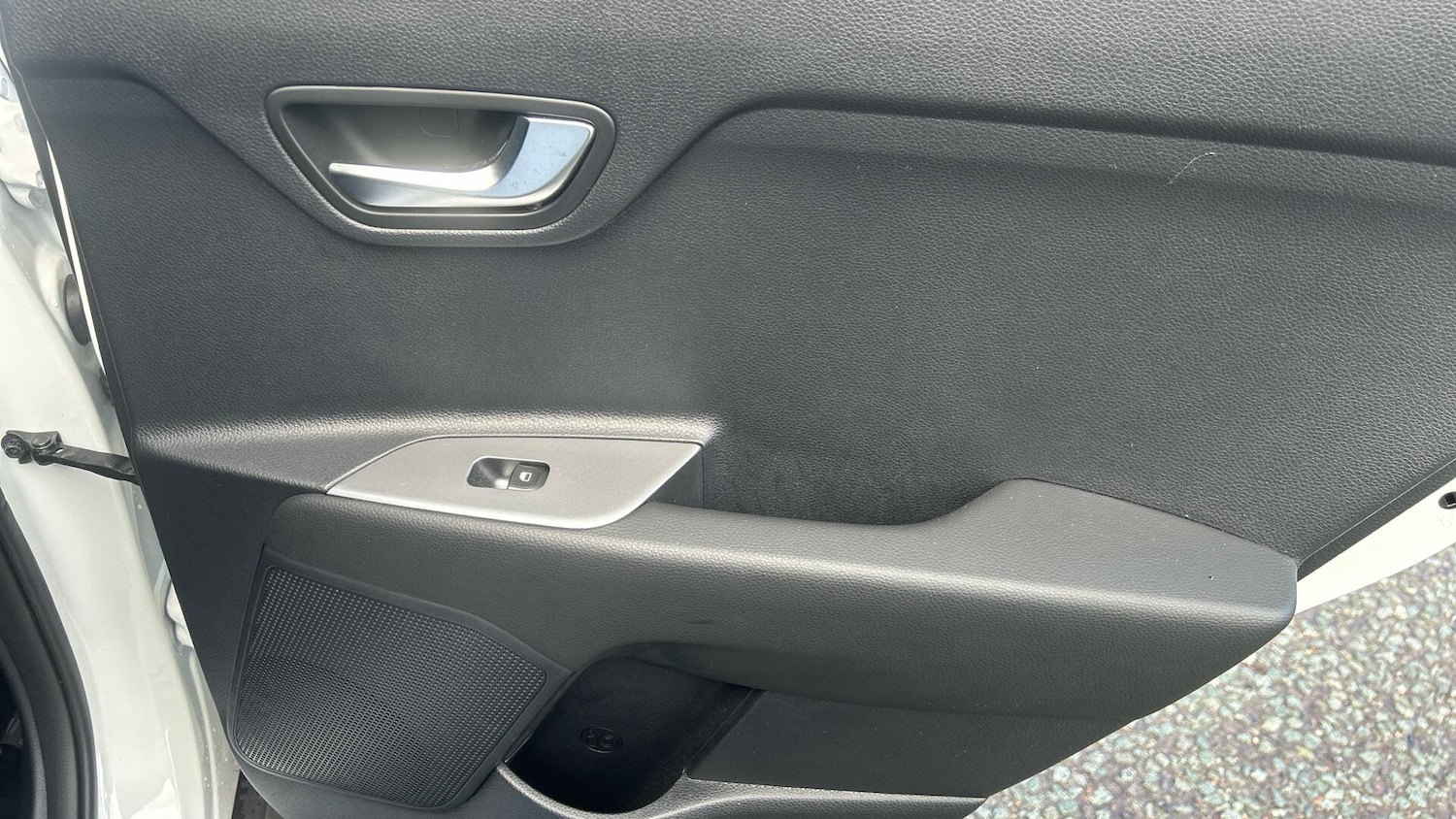 Used Kia Stonic 2024 for sale - 76398413: Photo 22