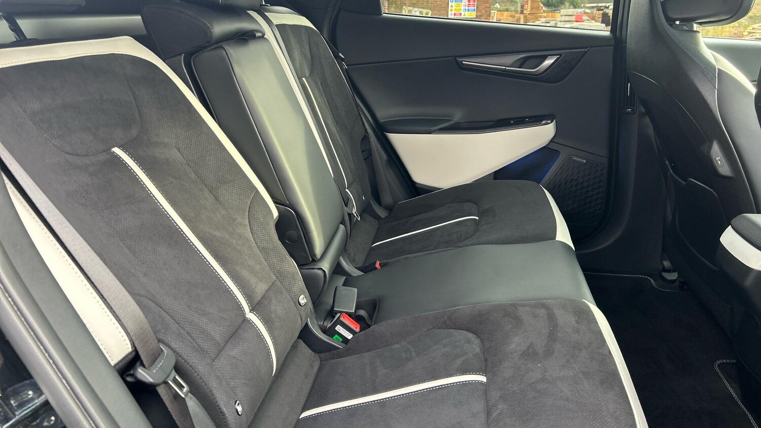 Used Kia EV6 for sale - 77671351: Photo 28