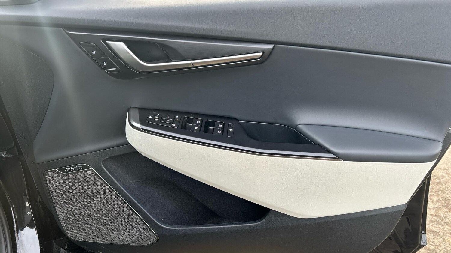 Used Kia EV6 for sale - 77671351: Photo 29