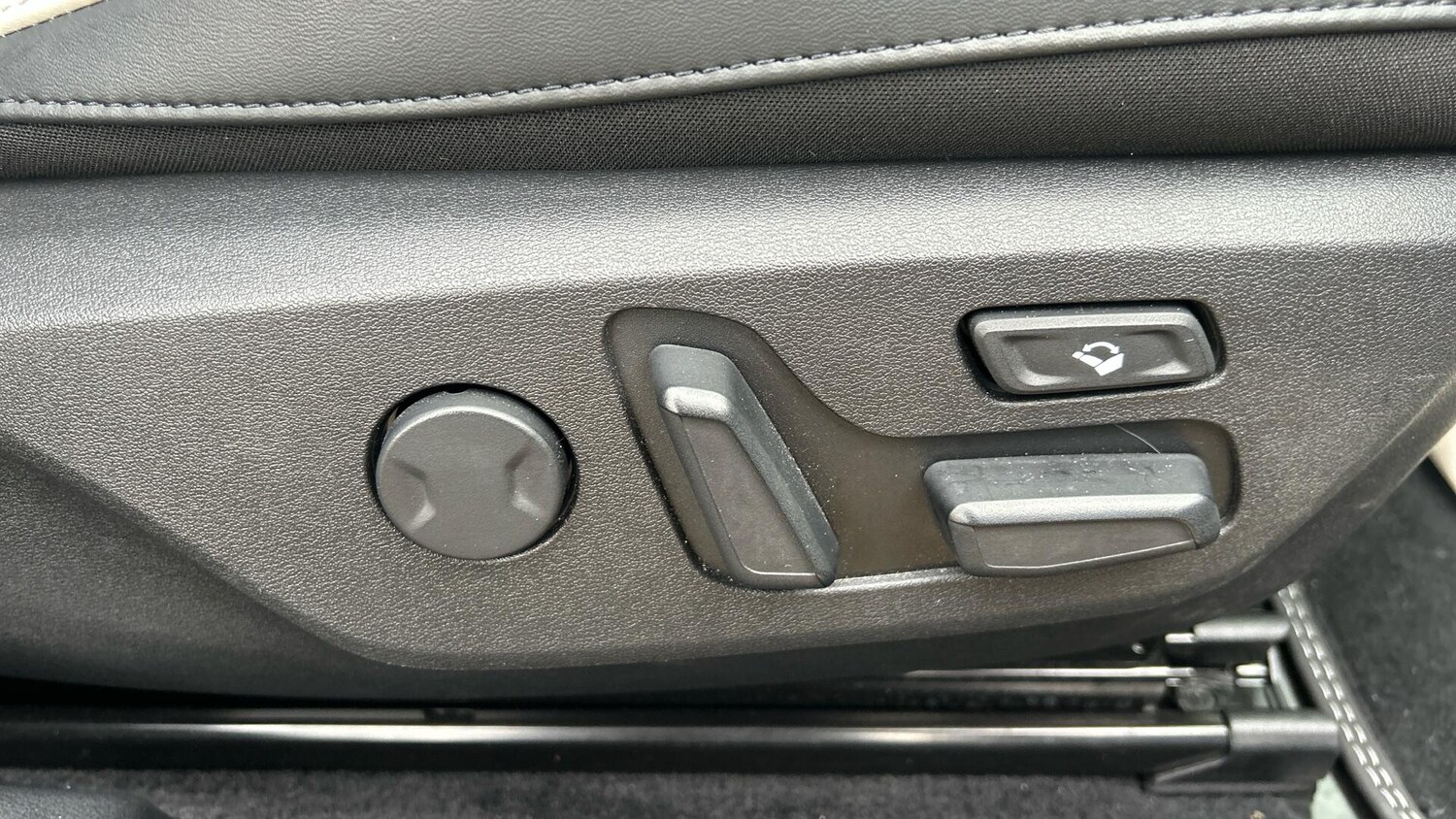 Used Kia EV6 for sale - 77671351: Photo 35