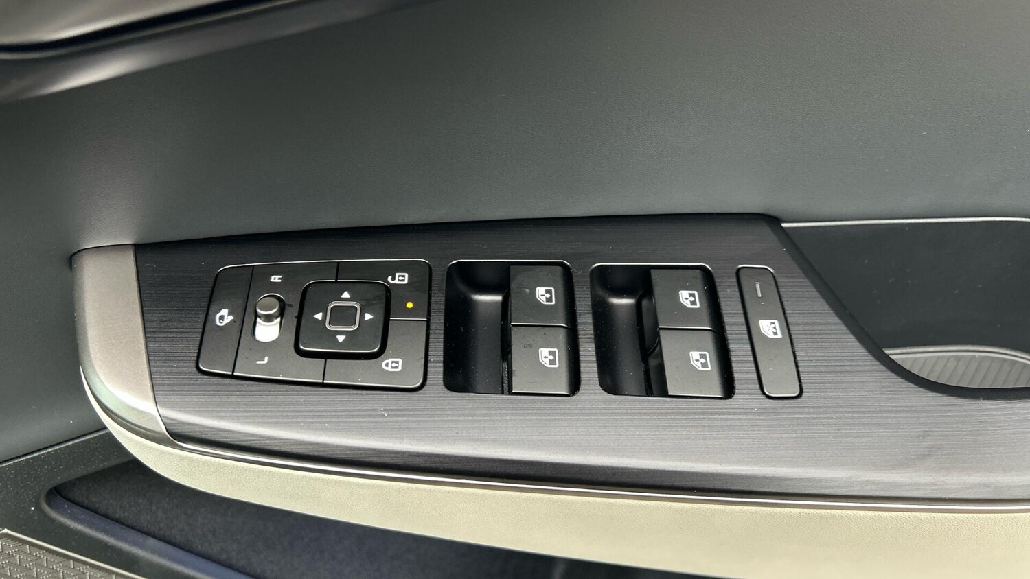 Used Kia EV6 for sale - 77671472: Photo 29