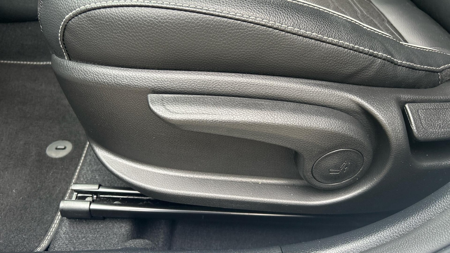 Used Kia Stonic 2024 for sale - 76337580: Photo 20