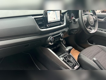 Used Kia Stonic 2024 for sale - 76337580: Photo