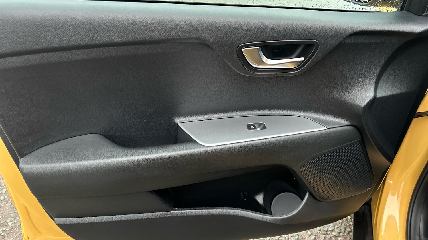 Used Kia Stonic 2024 for sale - 77040334: Photo 15