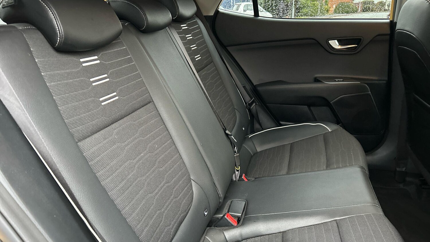 Used Kia Stonic 2024 for sale - 77040334: Photo 23