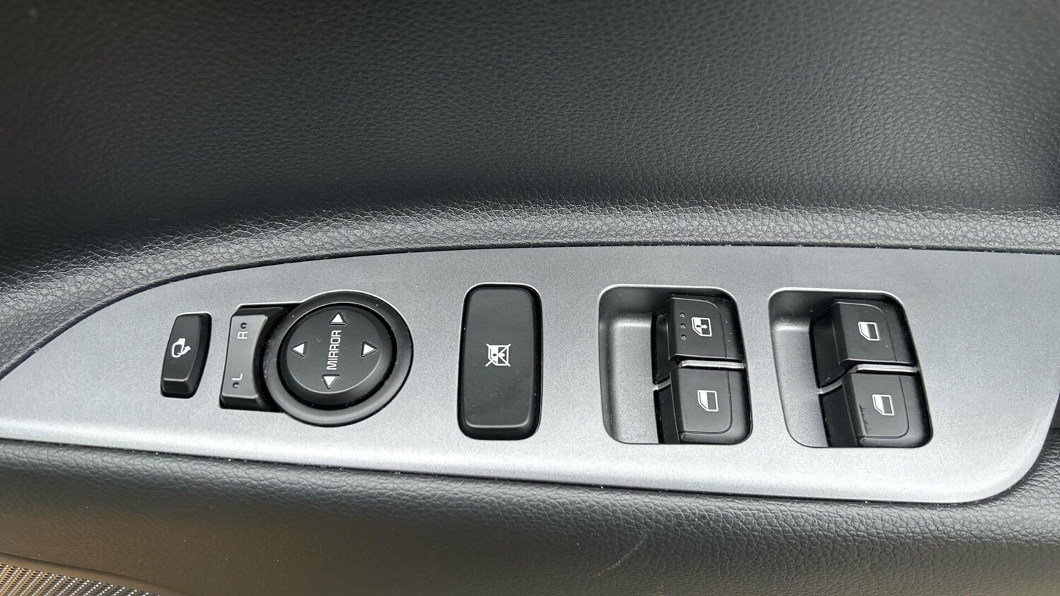 Used Kia Stonic 2024 for sale - 77040334: Photo 25