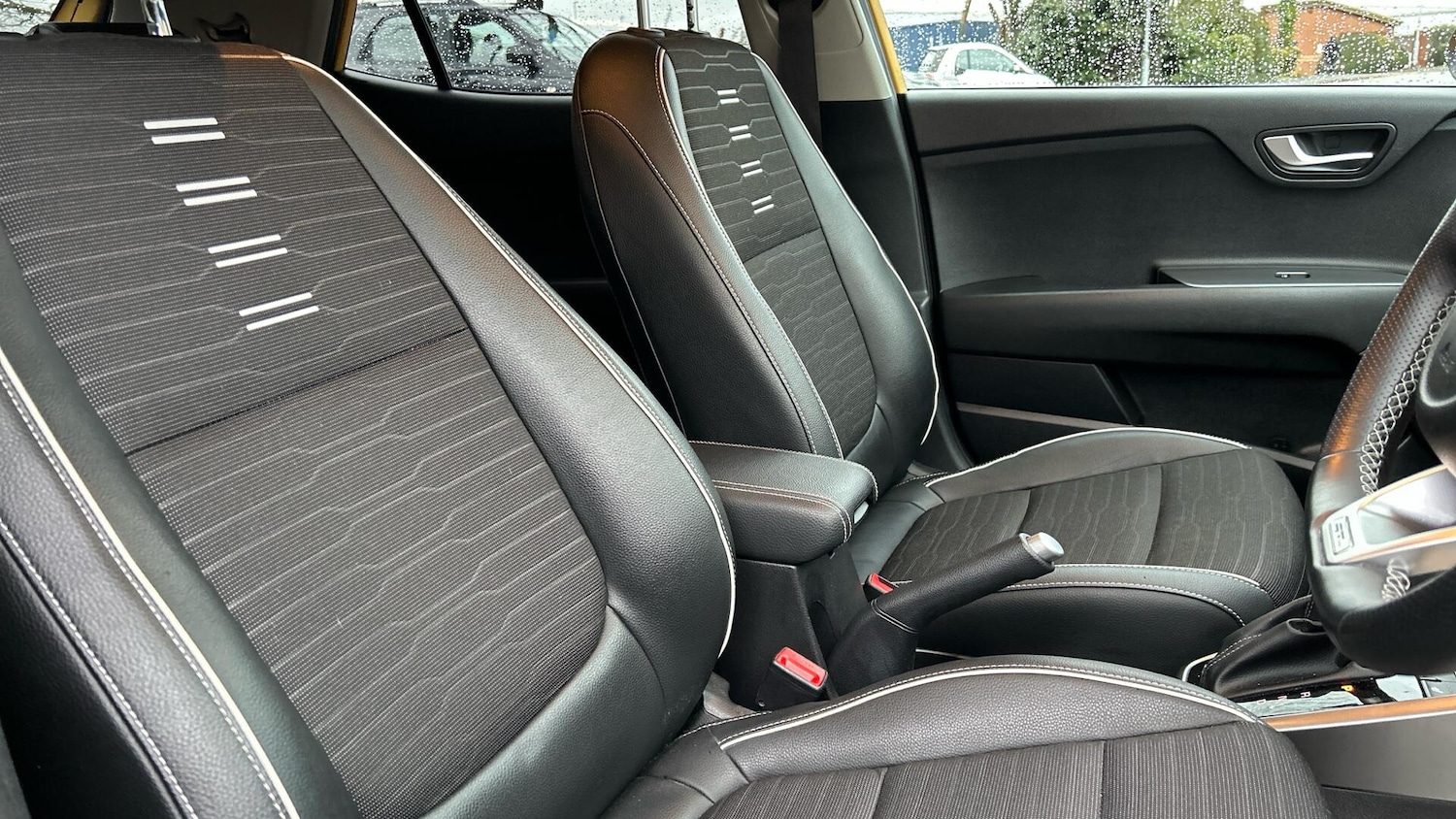 Used Kia Stonic 2024 for sale - 77040334: Photo 26