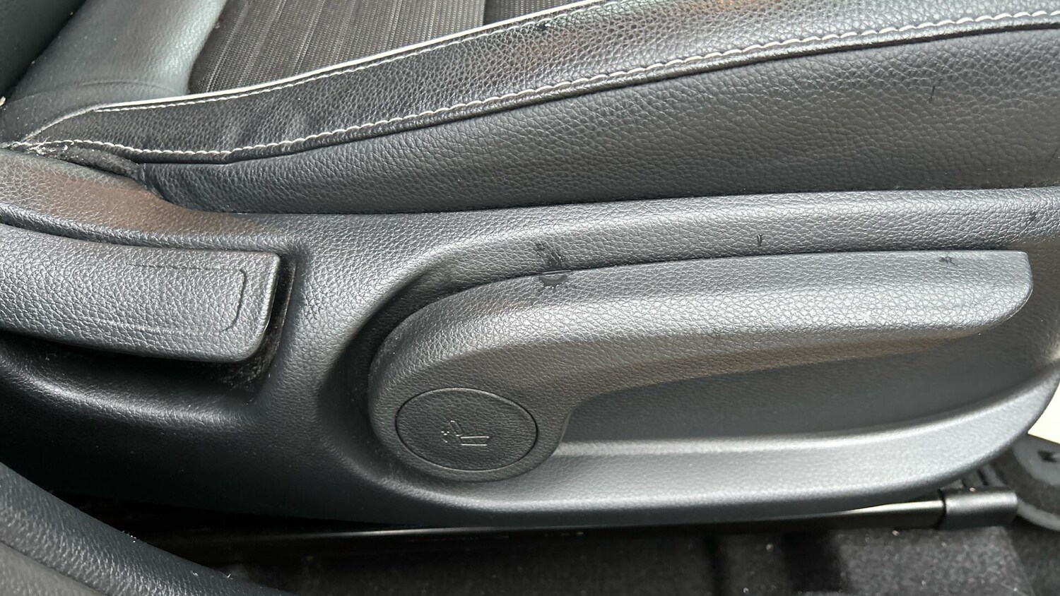 Used Kia Stonic 2024 for sale - 77040334: Photo 29