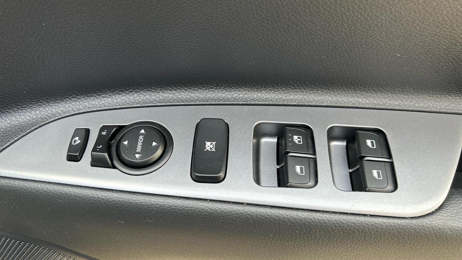 Used Kia Stonic 2023 for sale - 76633553: Photo 27