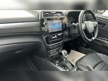 Used Ssangyong Tivoli 2023 for sale - 76992422: Photo