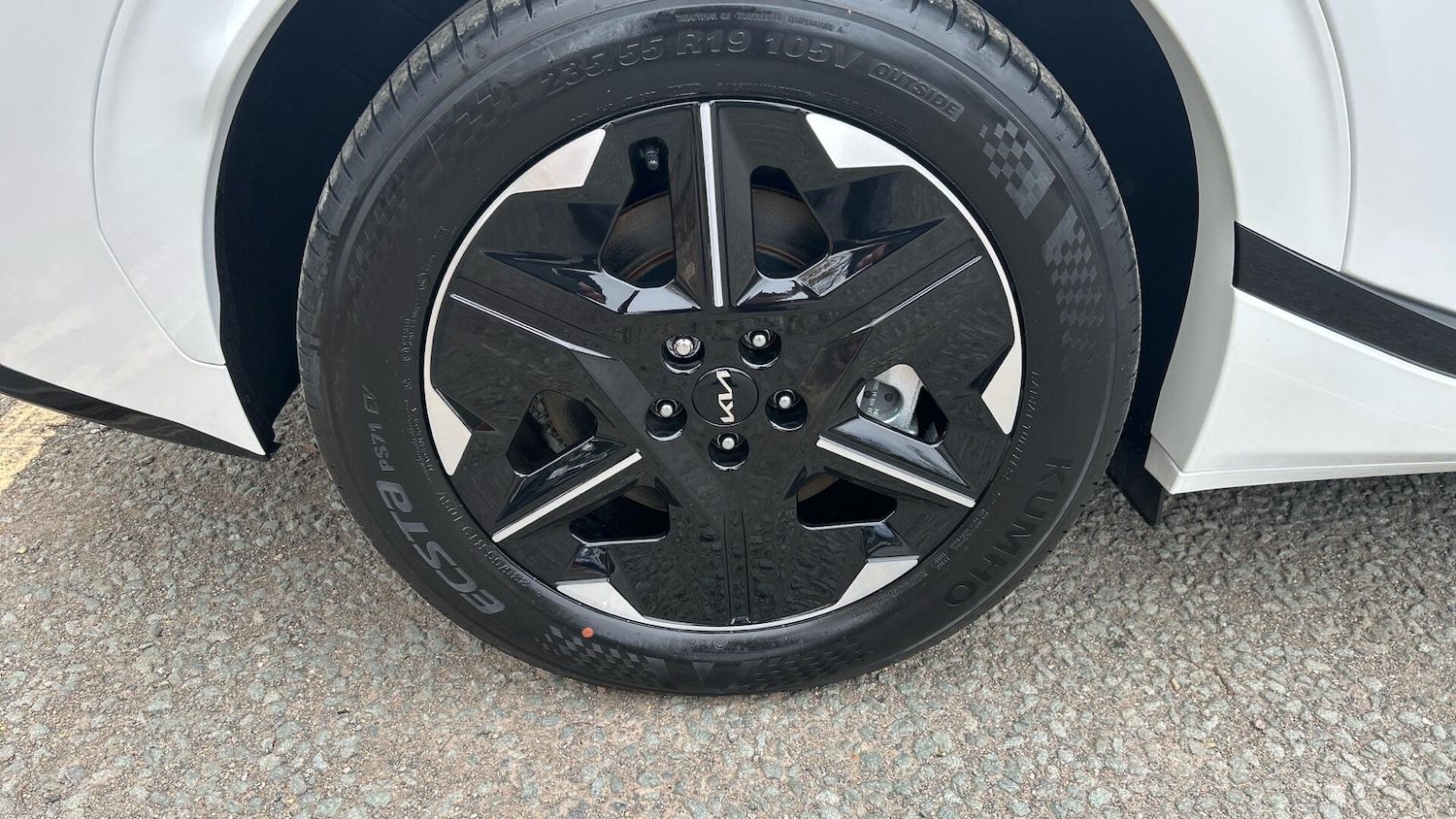 Used Kia EV6 2025 for sale - 76441104: Photo 41