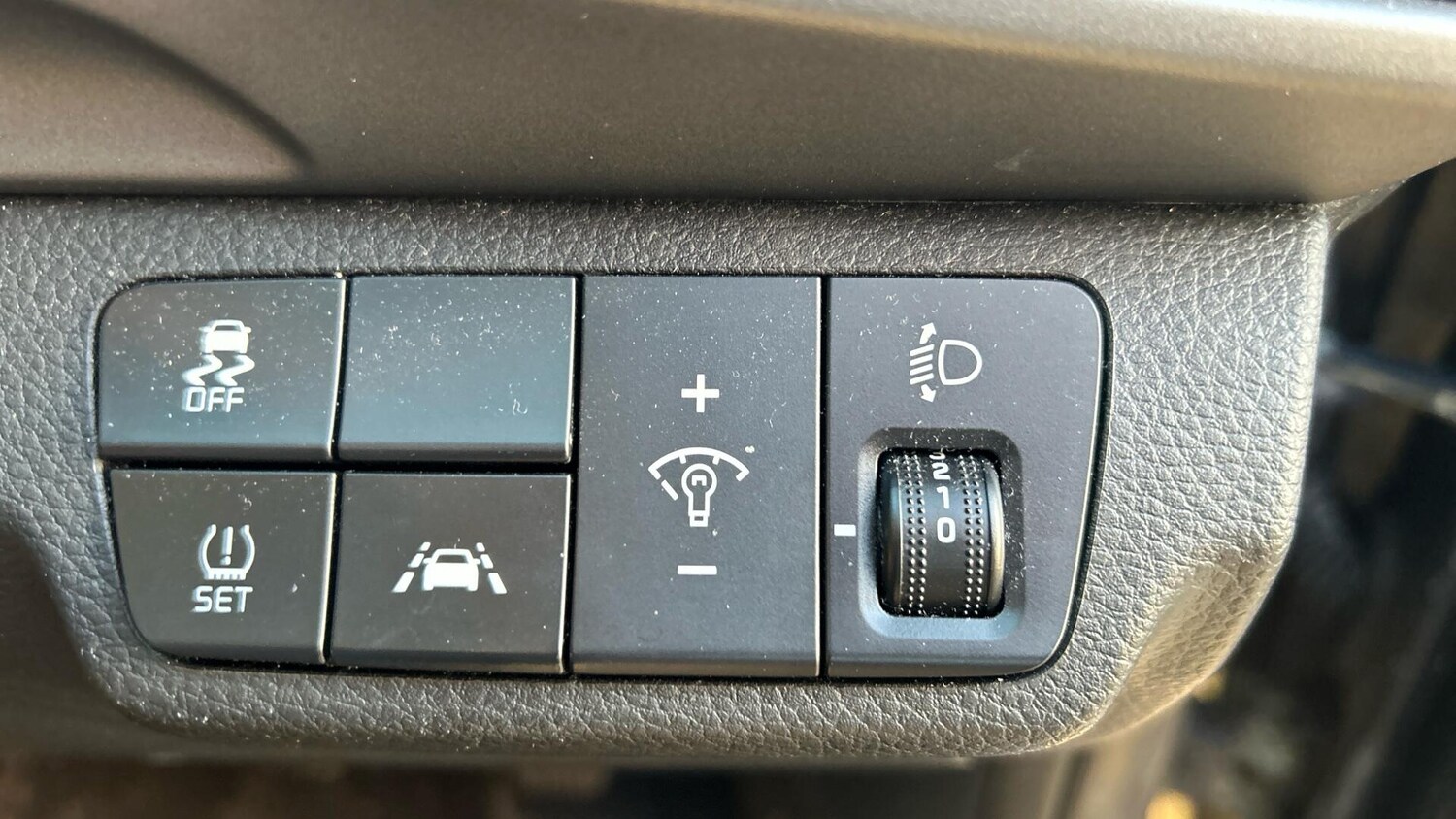 Used Kia Stonic 2018 for sale - 76585431: Photo 27