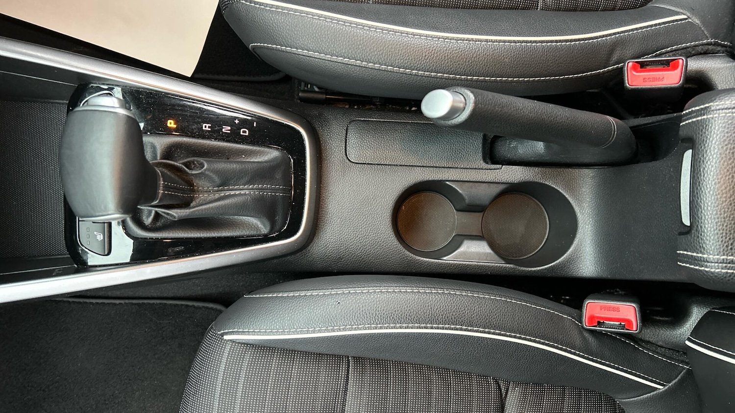 Used Kia Stonic 2024 for sale - 77671610: Photo 18