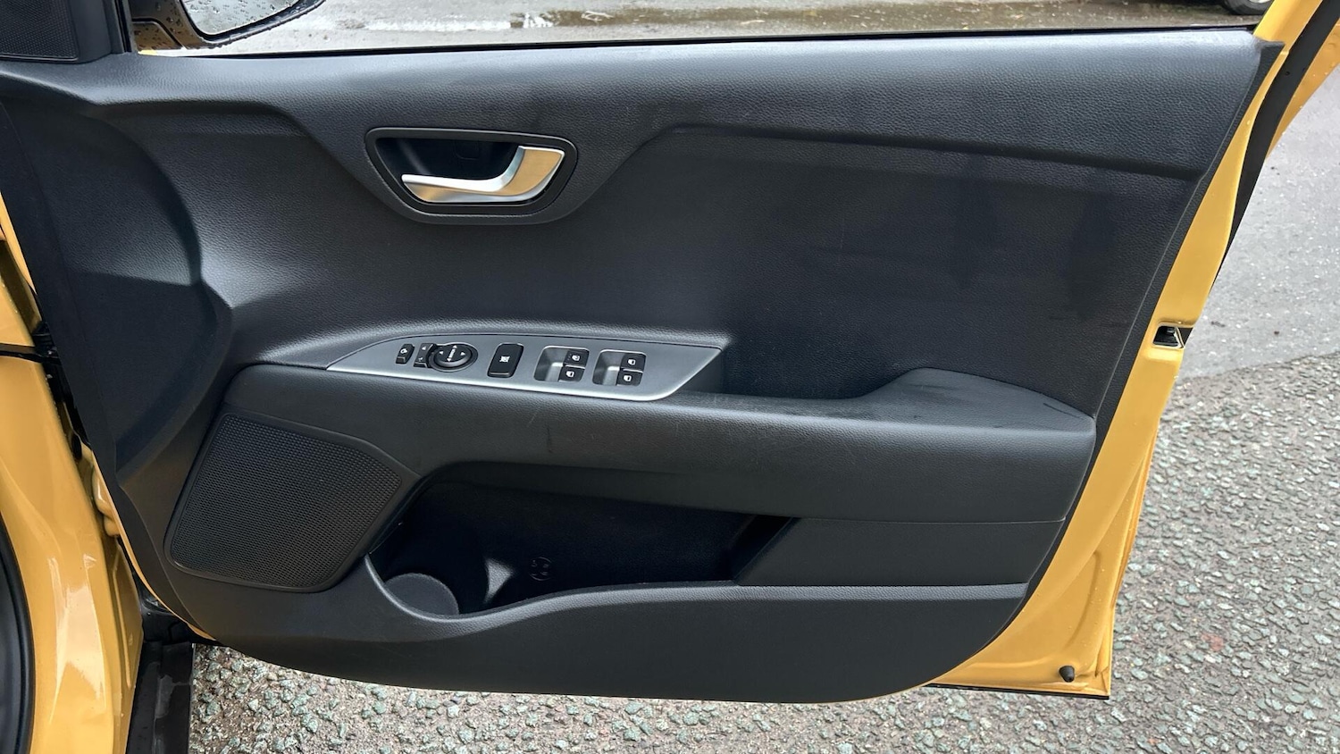 Used Kia Stonic 2024 for sale - 77671610: Photo 24