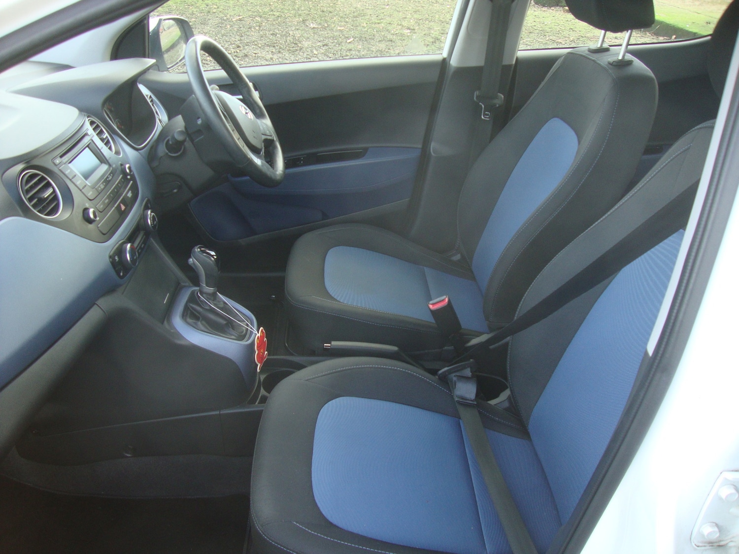 Used Hyundai i10 2015 for sale - 76940517: Photo 12