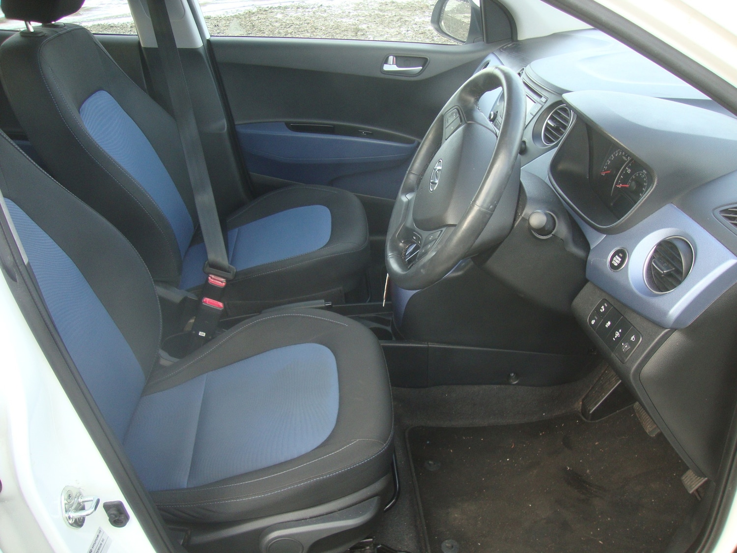 Used Hyundai i10 2015 for sale - 76940517: Photo 13