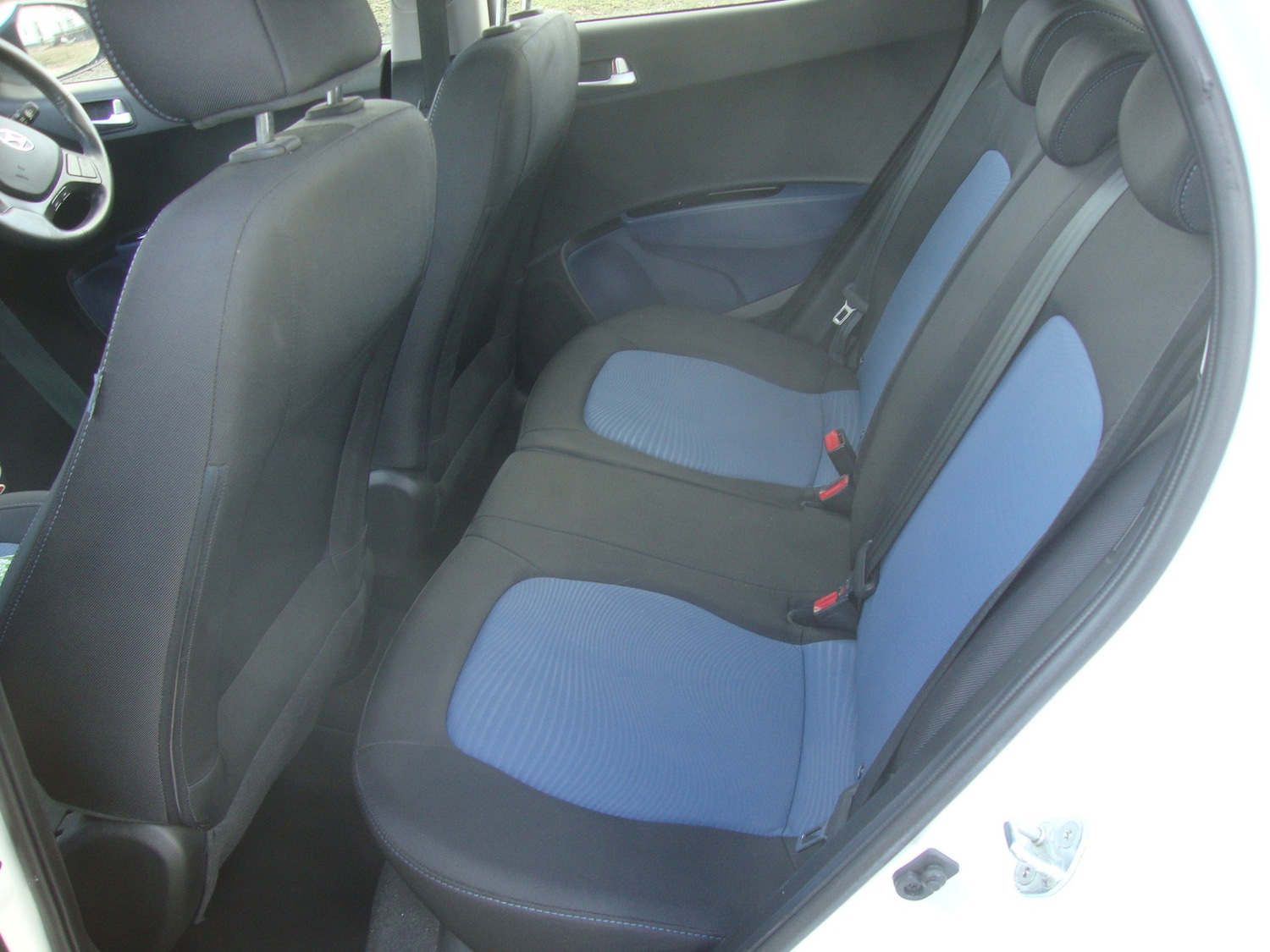 Used Hyundai i10 2015 for sale - 76940517: Photo 14