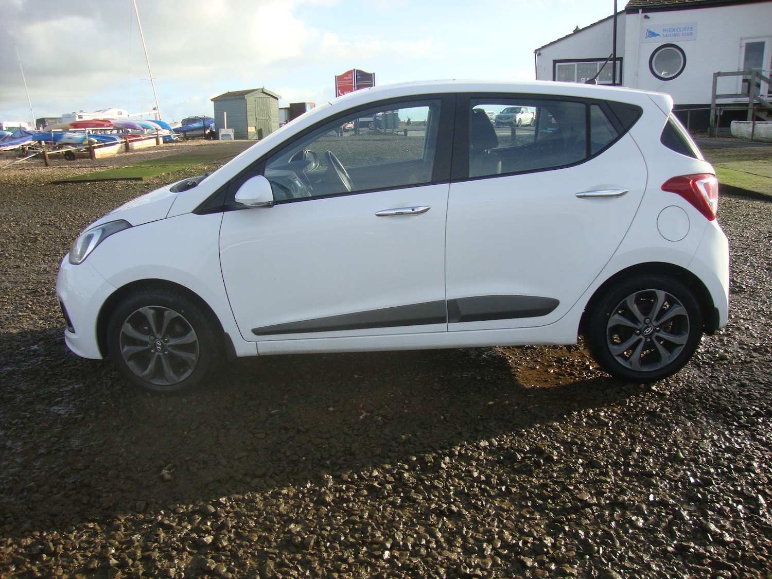 Used Hyundai i10 2015 for sale - 76940517: Photo 2