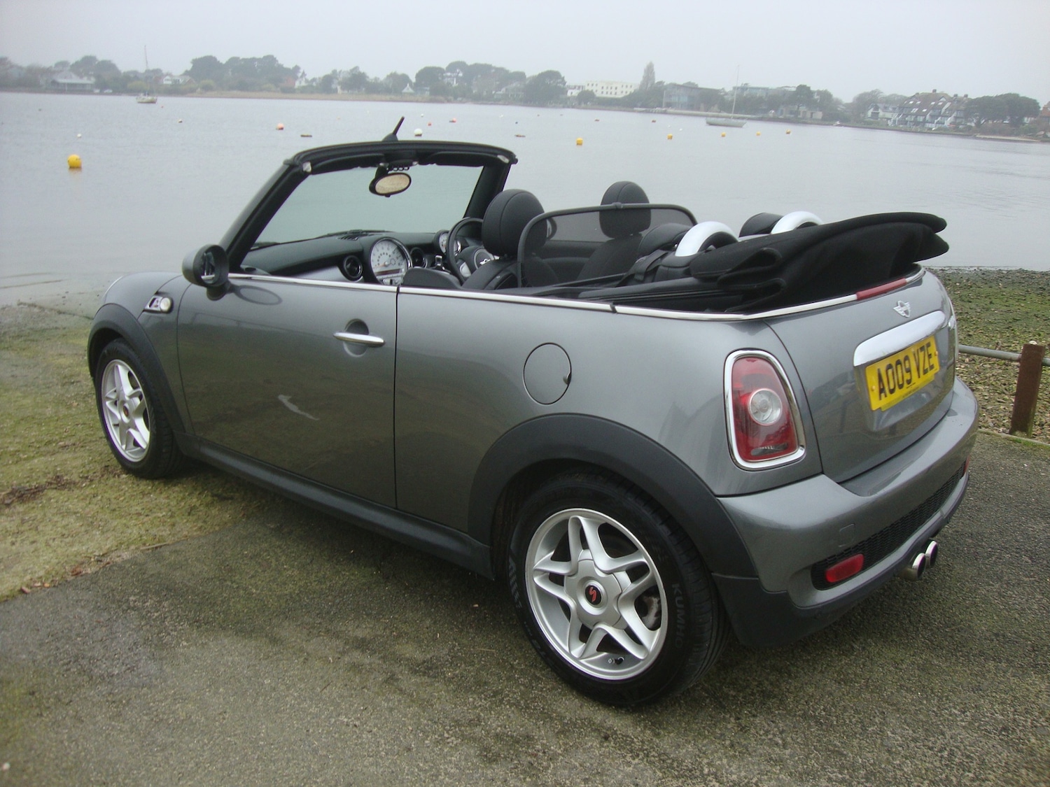 Used MINI Convertible 2009 for sale - 77797289: Photo 2