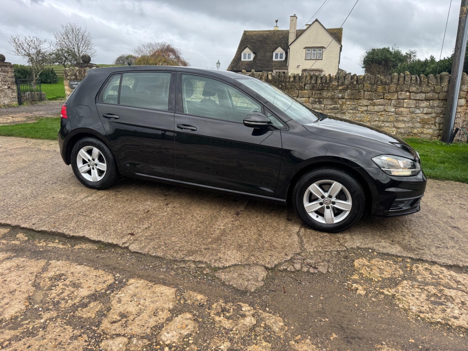 Used Volkswagen Golf for sale - 77807850: Photo 4