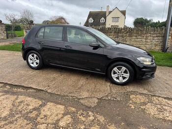 Used Volkswagen Golf 2017 for sale - 77807850: Photo
