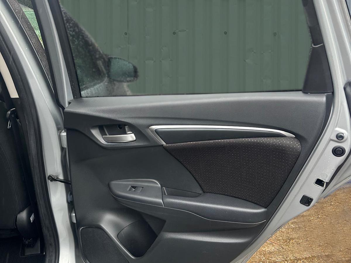 Used Honda Jazz 2014 for sale - 77456748: Photo 31