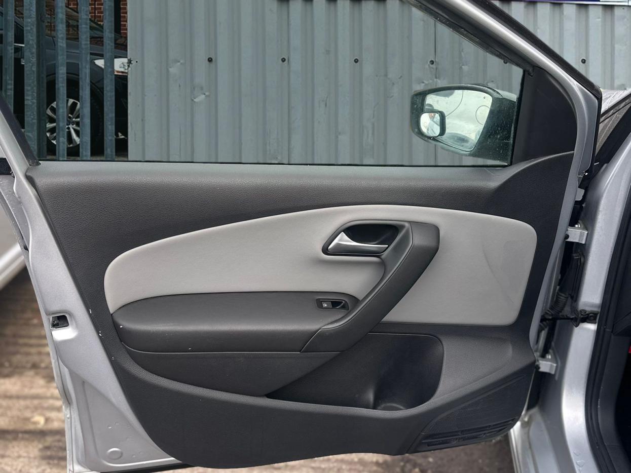 Used Volkswagen Polo 2014 for sale - 77456719: Photo 14