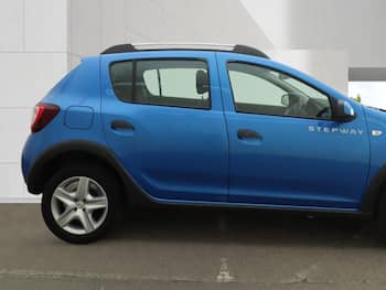 Used Dacia Sandero Stepway 2015 for sale - 79649710: Photo