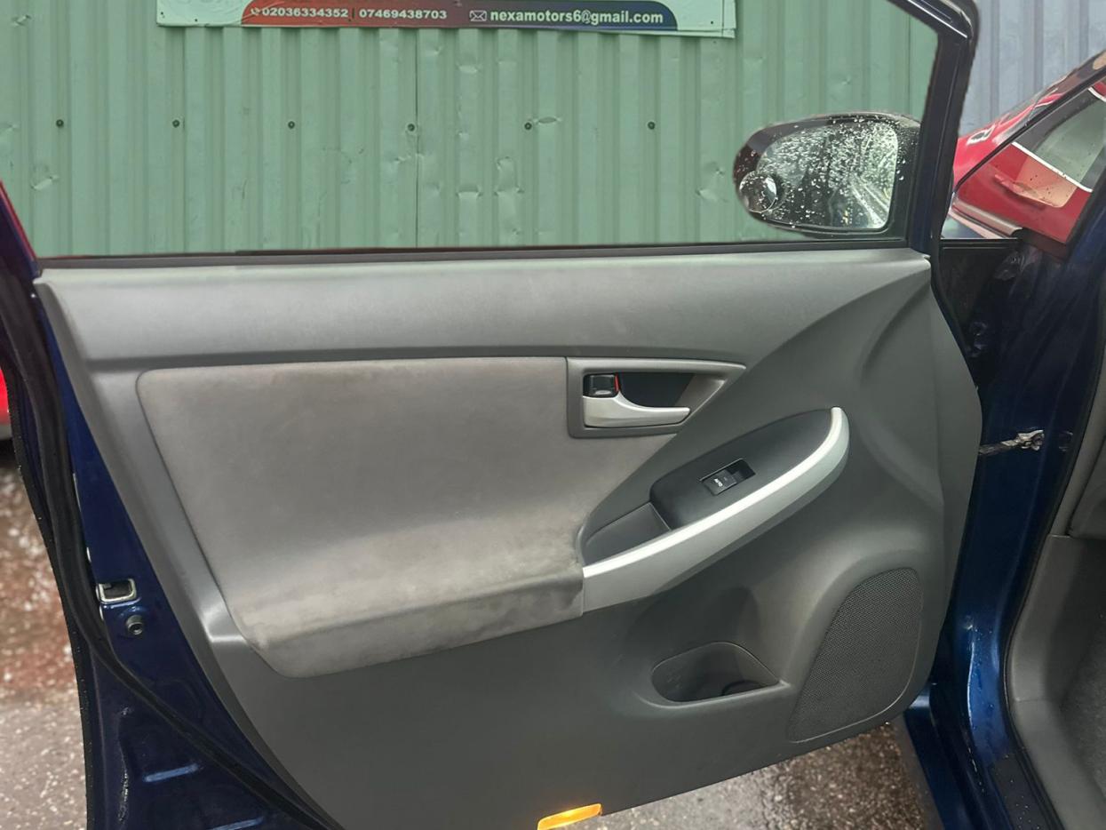 Used Toyota Prius 2011 for sale - 77456727: Photo 21