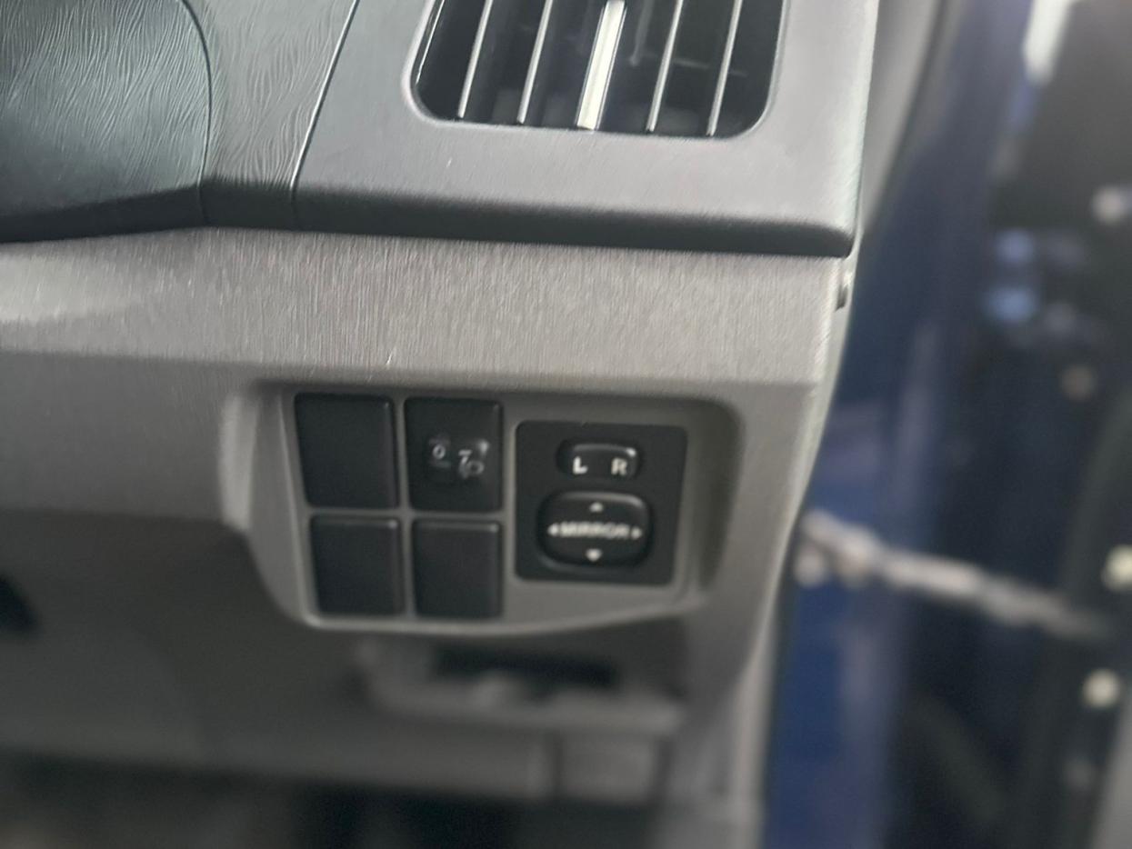 Used Toyota Prius 2011 for sale - 77456727: Photo 28