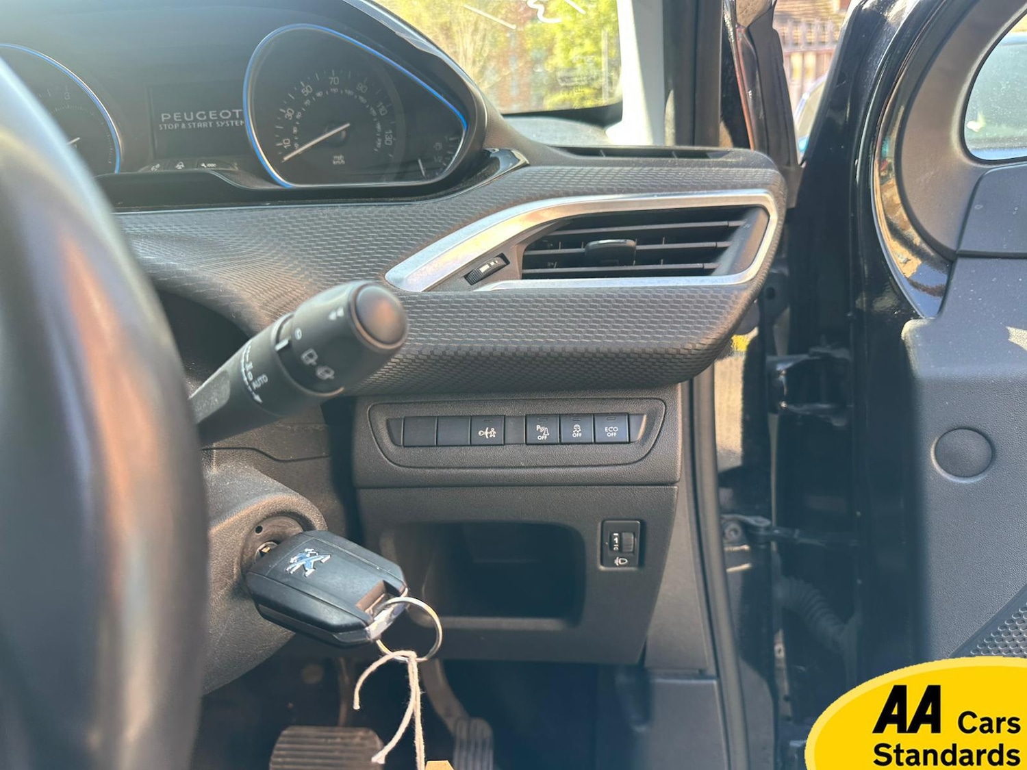 Used Peugeot 2008 2015 for sale - 78166421: Photo 11