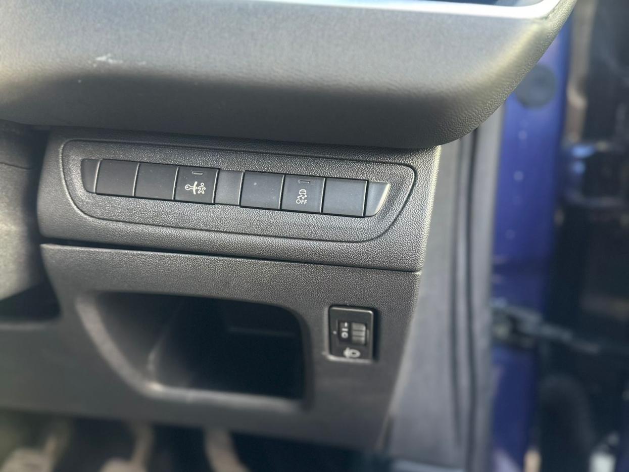 Used Peugeot 208 2013 for sale - 77456726: Photo 15