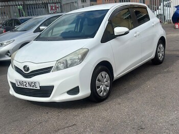 Used Toyota Vitz 2012 for sale - 79436575: Photo